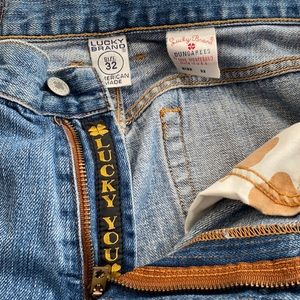 Lucky Brand Dungarees. LowRise, StraightLeg, Zipper Fly.   Style 165.  32W